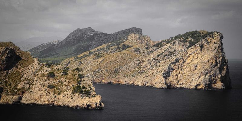 导师指导与风险投资双轮驱动：精益创业方法论在科技创新孵化器中的实践