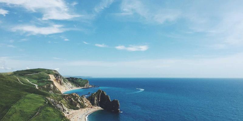 风险投资与导师指导之外：创业孵化器如何通过空间设计与社区氛围激发初创企业创新